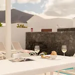 Domus Vulcani Adassa Villa