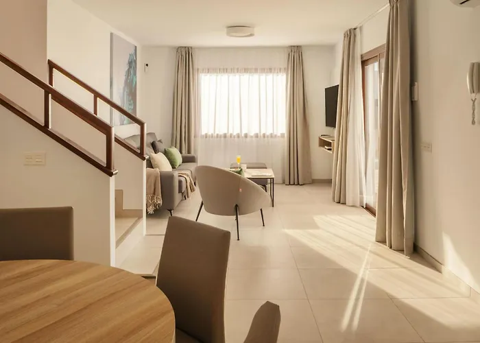 Domus Vulcani Adassa פלאיה בלנקה